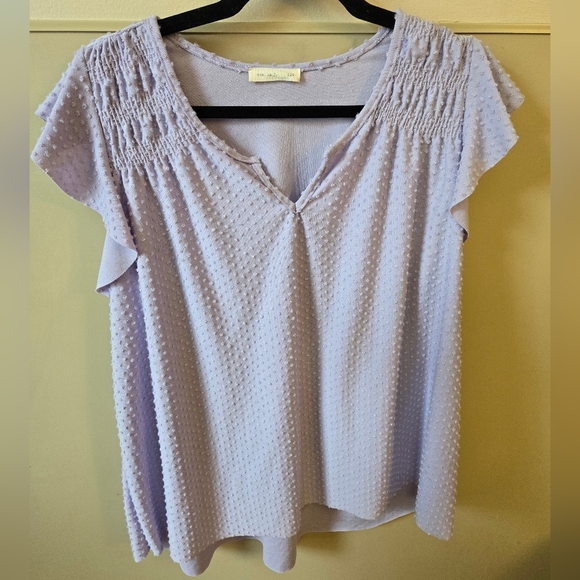 Large Lavender Textured Women's Top Short Sleeve V Neck Minimalist Basic Pastel - Picture 1 of 3